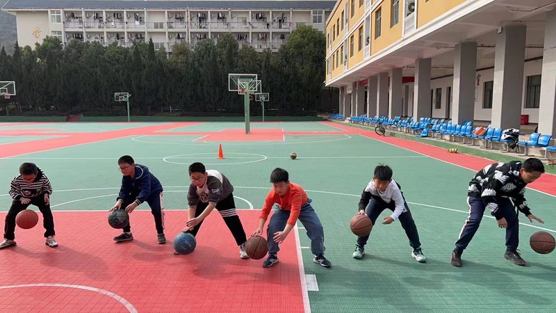 关注指标：课时、师资与教学模式
