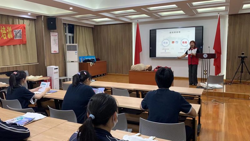 小标题：研究生教育背景下的培训需求